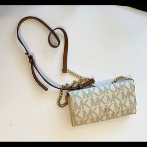 Michael Kors Wallet Crossbody